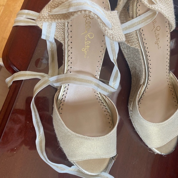 Lilly Pulitzer Womens Alyssa Gold Metal Sandals - Picture 2 of 4